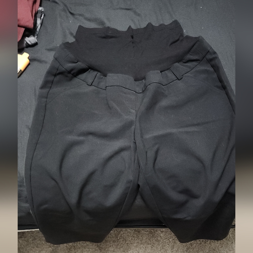 Maternity capris